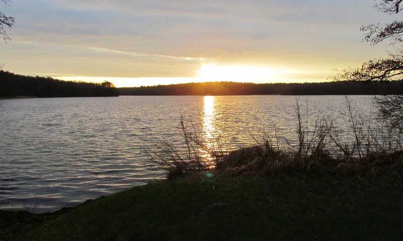 Sonnenuntergang über dem See