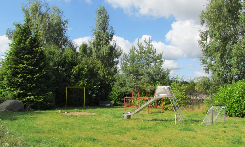 Eigener Spielplatz auf dem Grundstück
