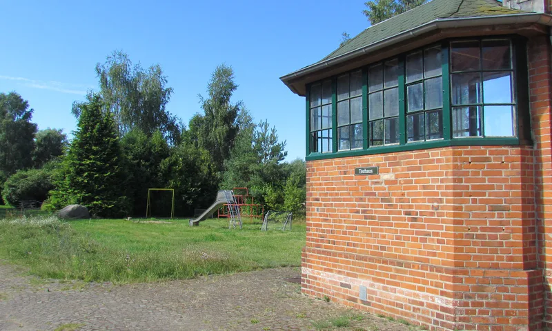 Teehaus auf dem Grundstück